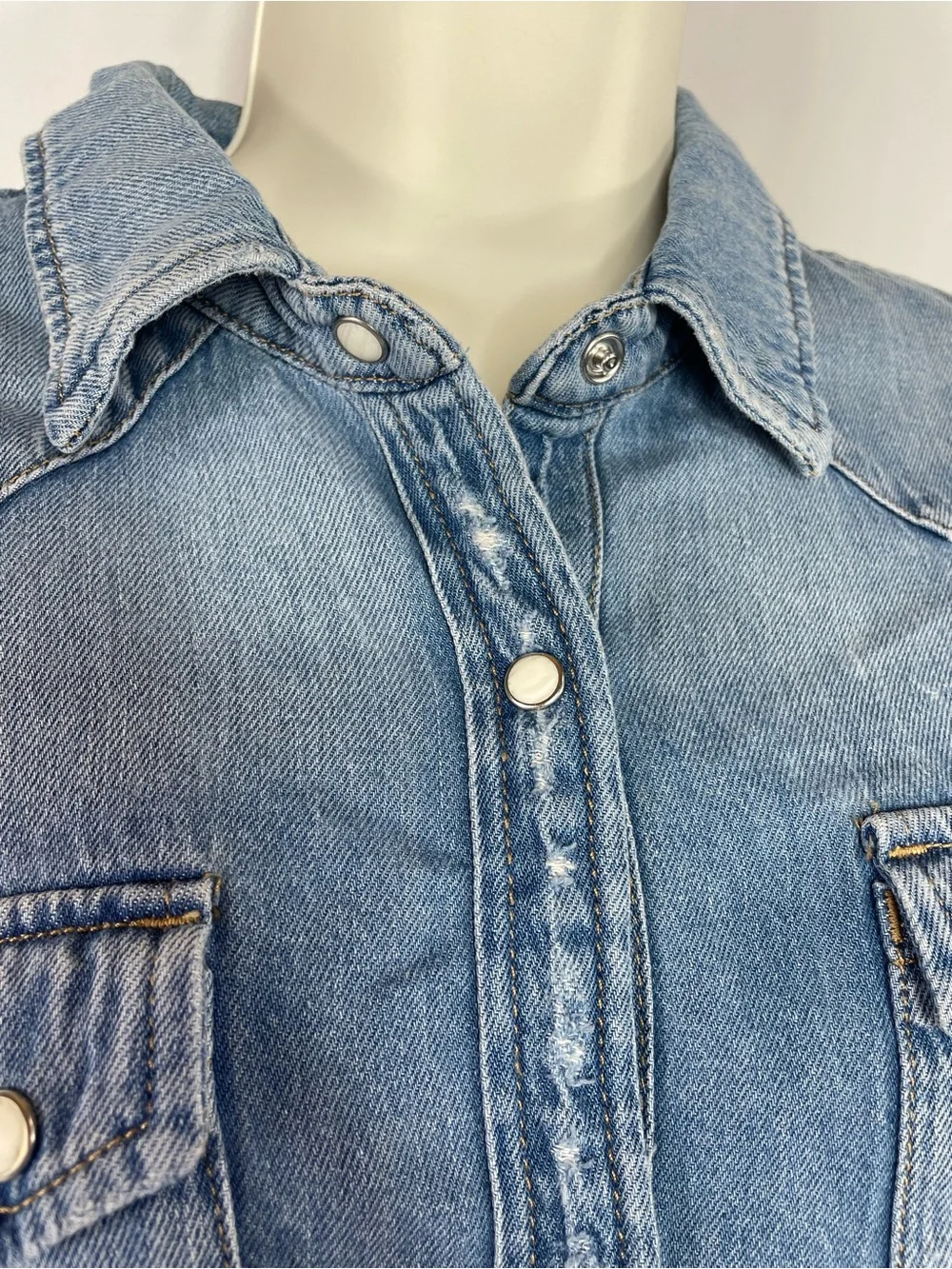 Lucky Brand Denim Western Shirt Medium Snap Button Chambray Jean Top NWT - Picture 3 of 11
